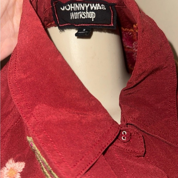 Nwt johny was Floral Burgundy Blouse - Picture 3 of 3
